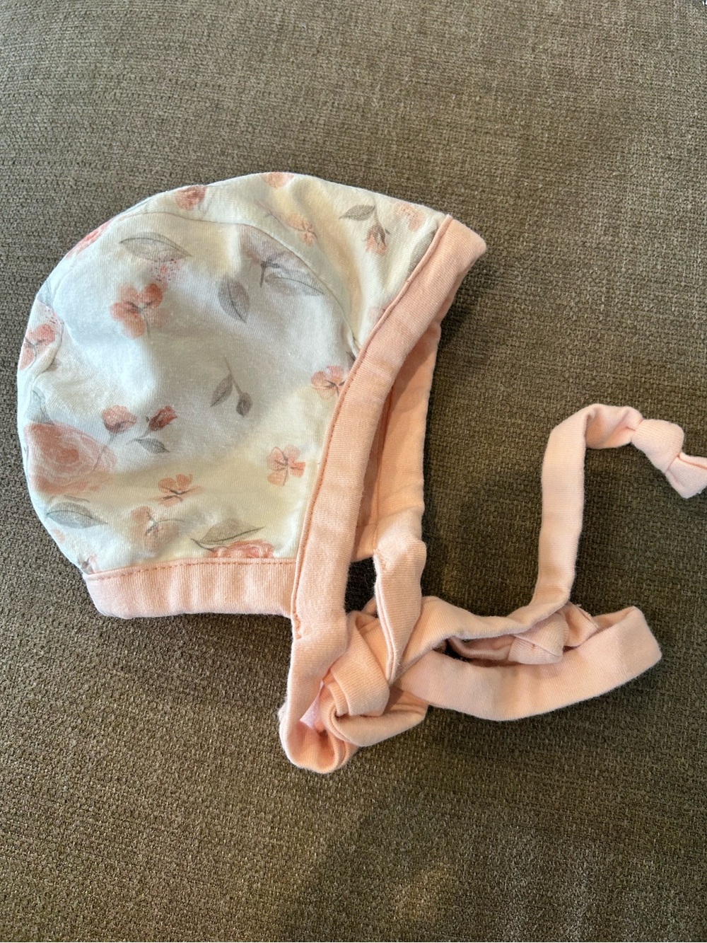 Baby girl bonnet